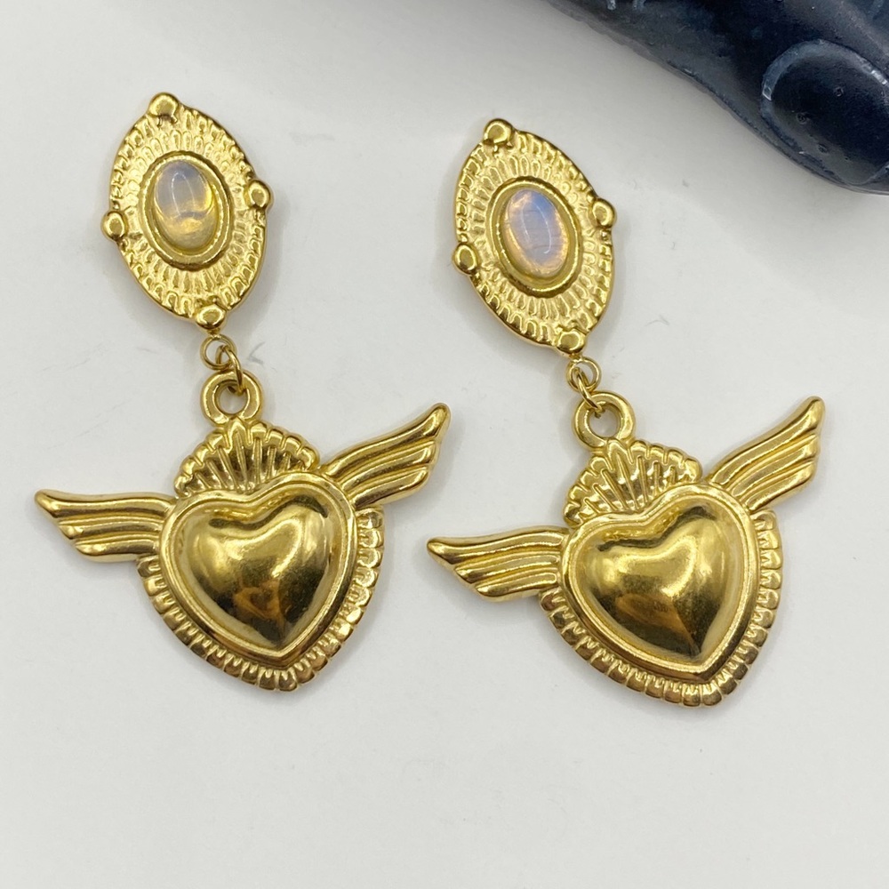 NEW Gold Winged Heart Drop Dangle Earrings - Picture 7 of 8